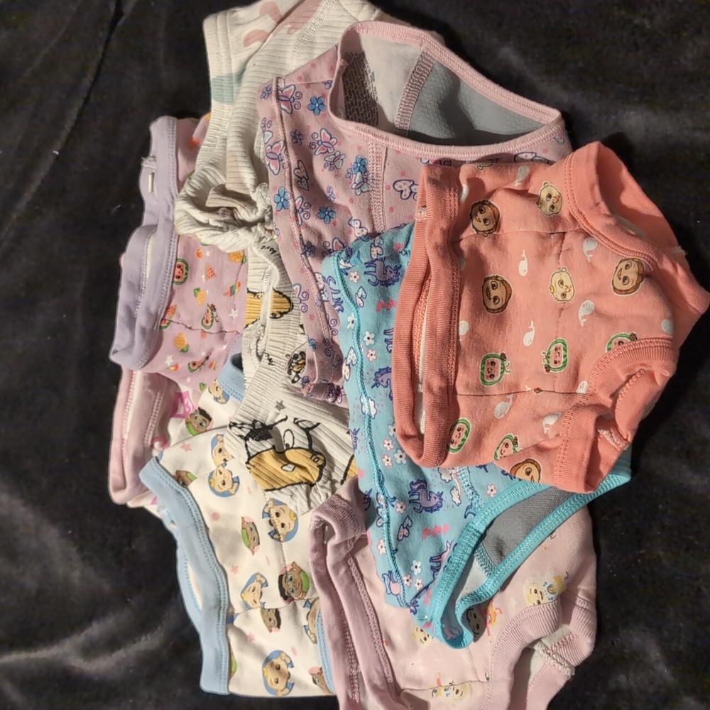 Training underwear for girls size 2 to 3T